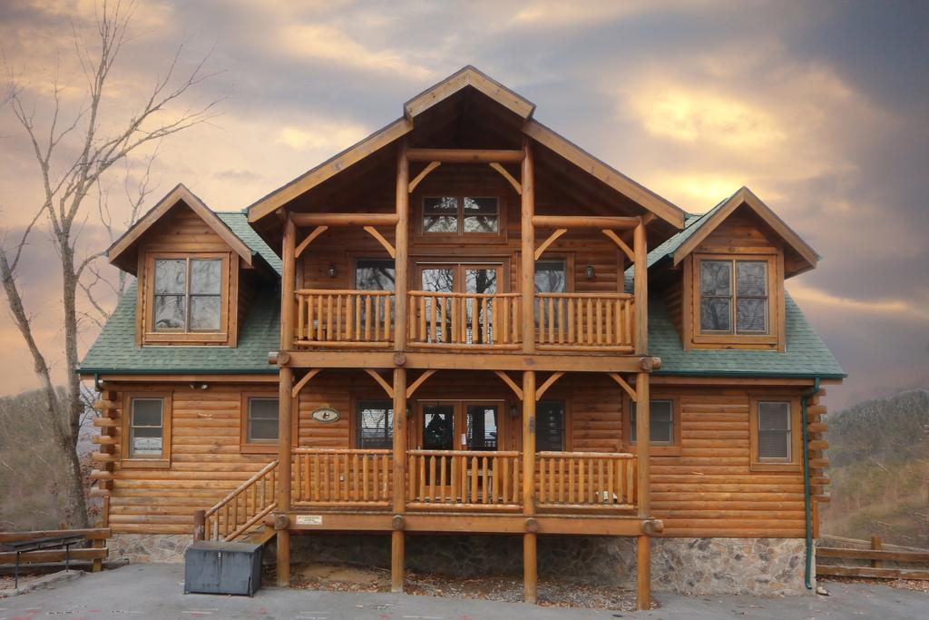 Rising Eagle Lodge - Eight Bedroom Pigeon Forge Exterior photo