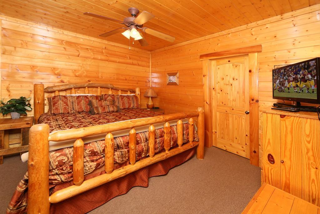 Rising Eagle Lodge - Eight Bedroom Pigeon Forge Exterior photo