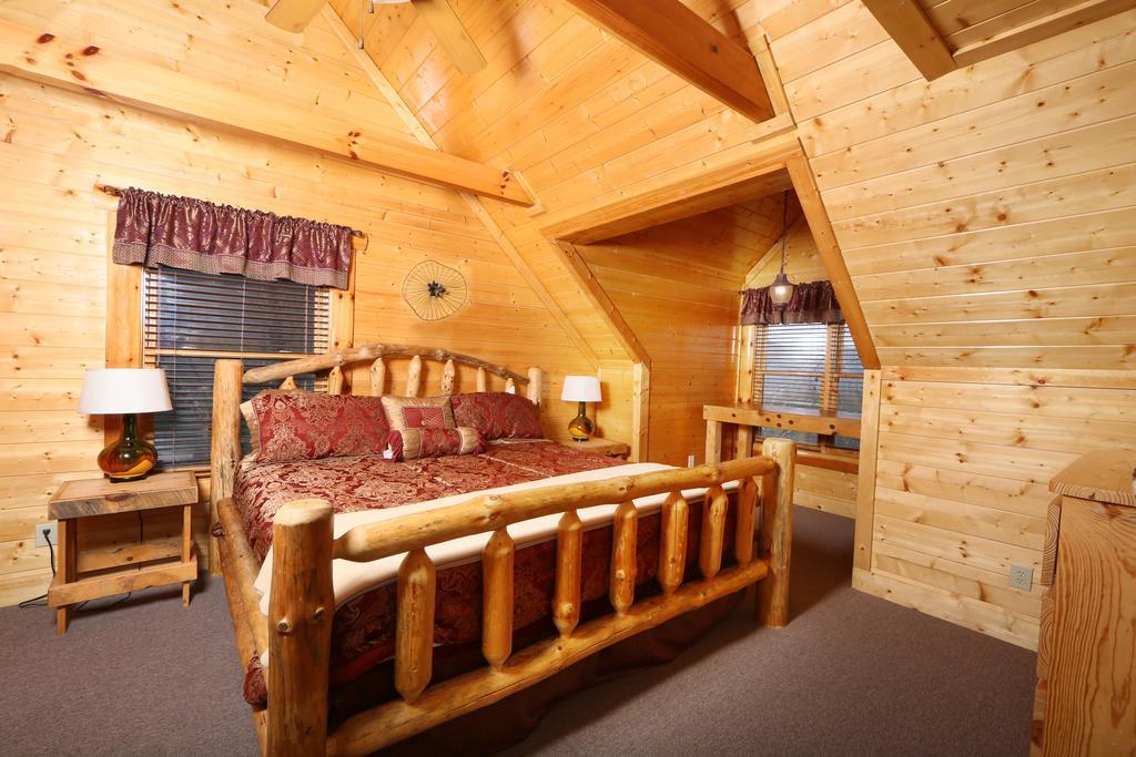 Rising Eagle Lodge - Eight Bedroom Pigeon Forge Exterior photo