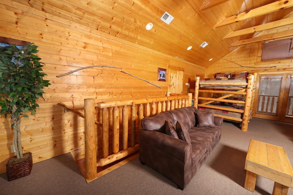 Rising Eagle Lodge - Eight Bedroom Pigeon Forge Exterior photo